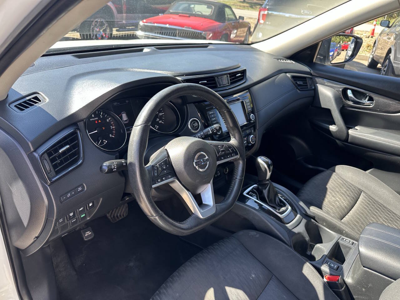 Used 2019 Nissan Rogue SV FWD image 16