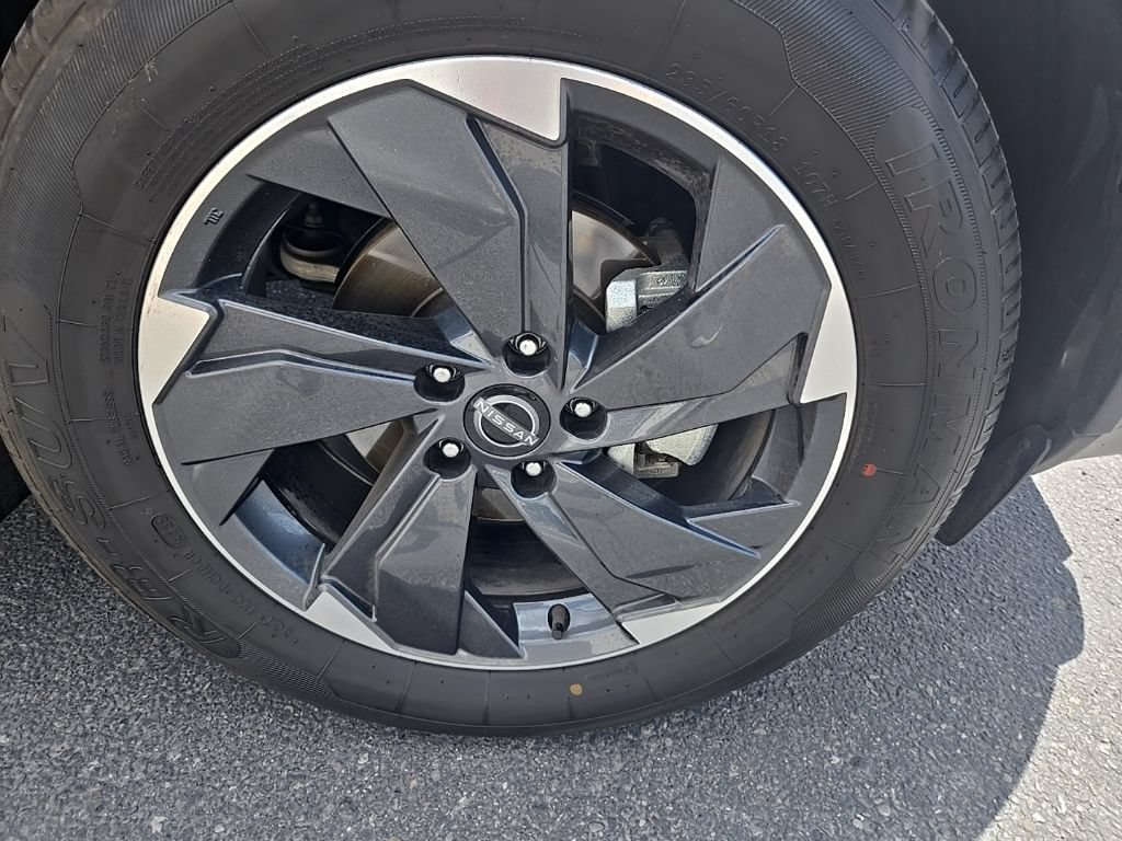 Used 2025 Nissan Rogue SV AWD/4WD image 35