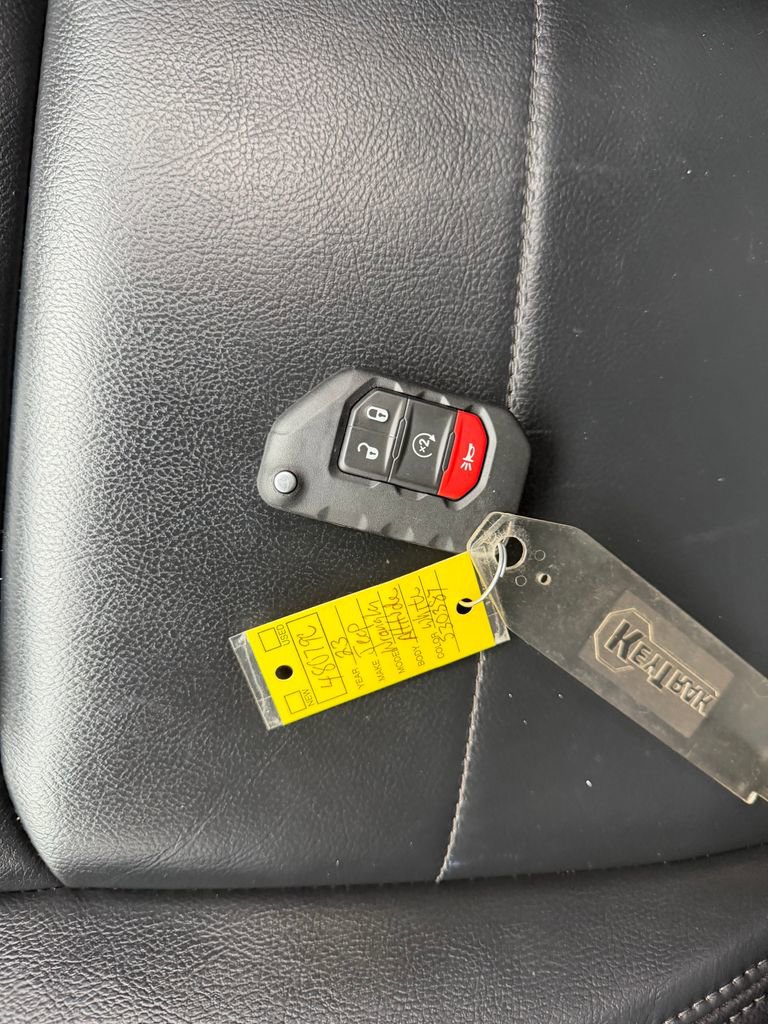 Used 2023 Jeep Wrangler Altitude image 29