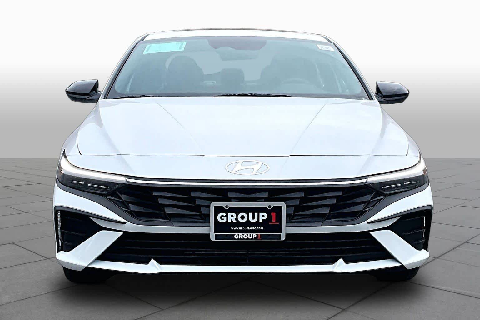 New 2026 Hyundai Elantra SEL Sport FWD image 3