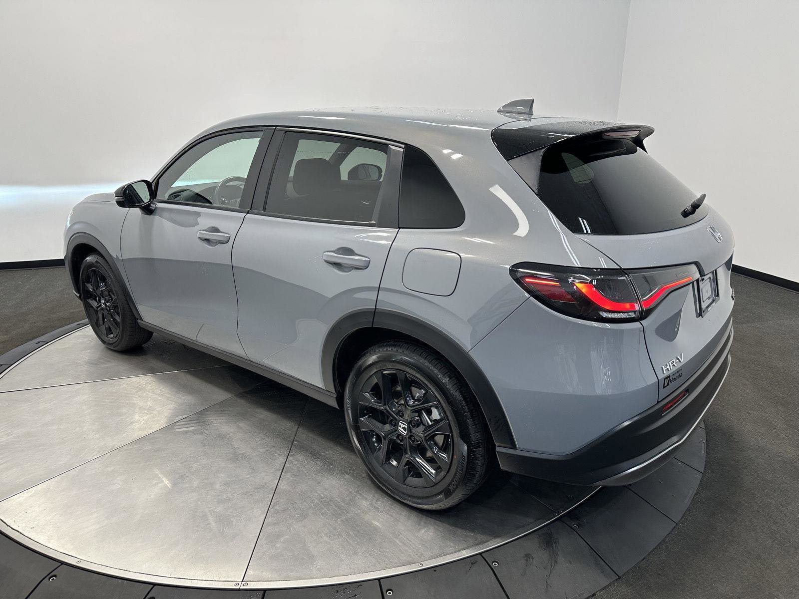 Certified 2025 Honda HR-V Sport image 5
