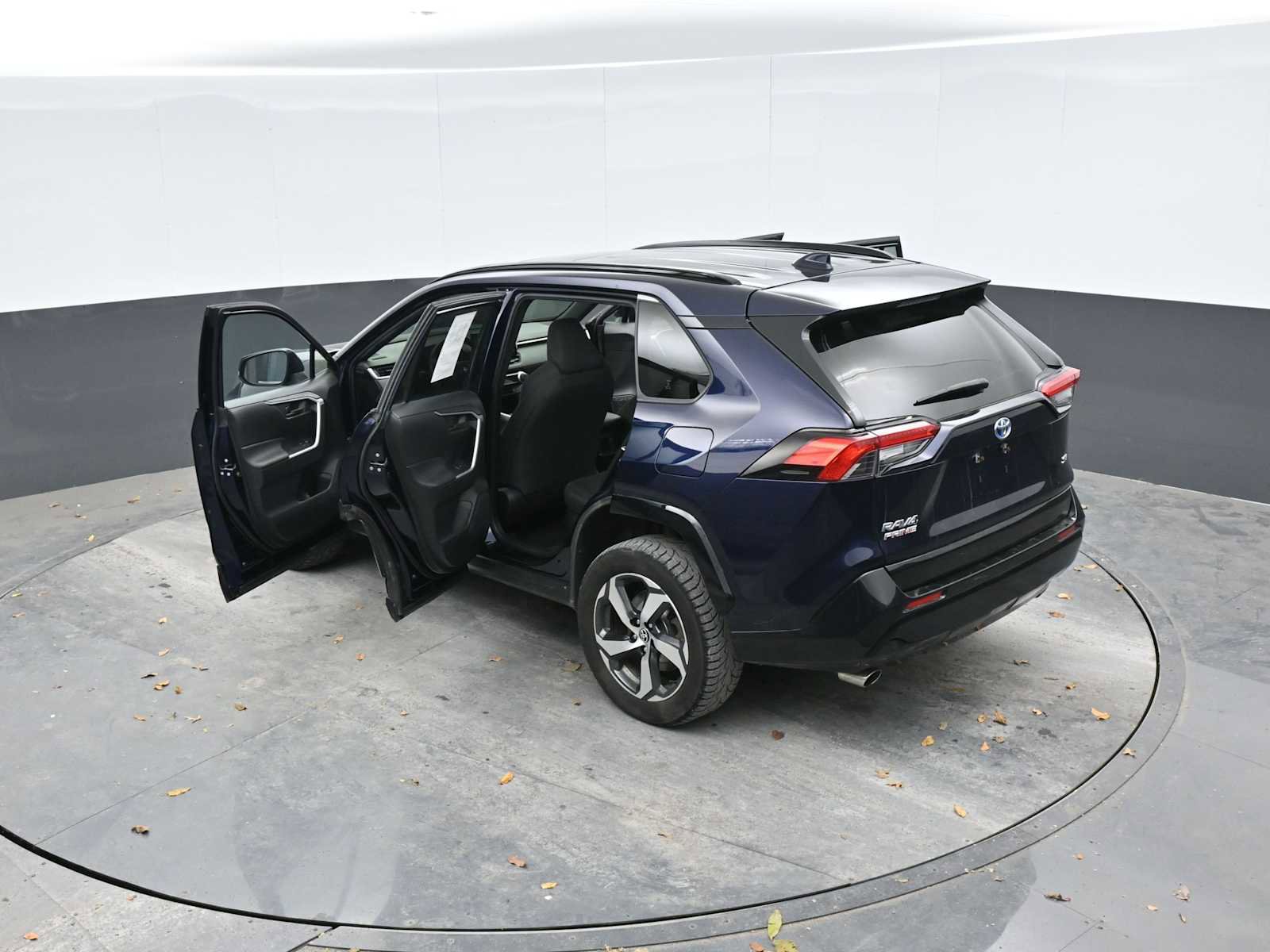 Used 2021 Toyota RAV4 SE w/ Weather & Moonroof Package image 45