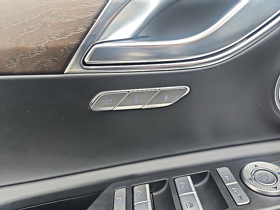 Used 2024 Genesis GV80 3.5T Advanced AWD/4WD image 12