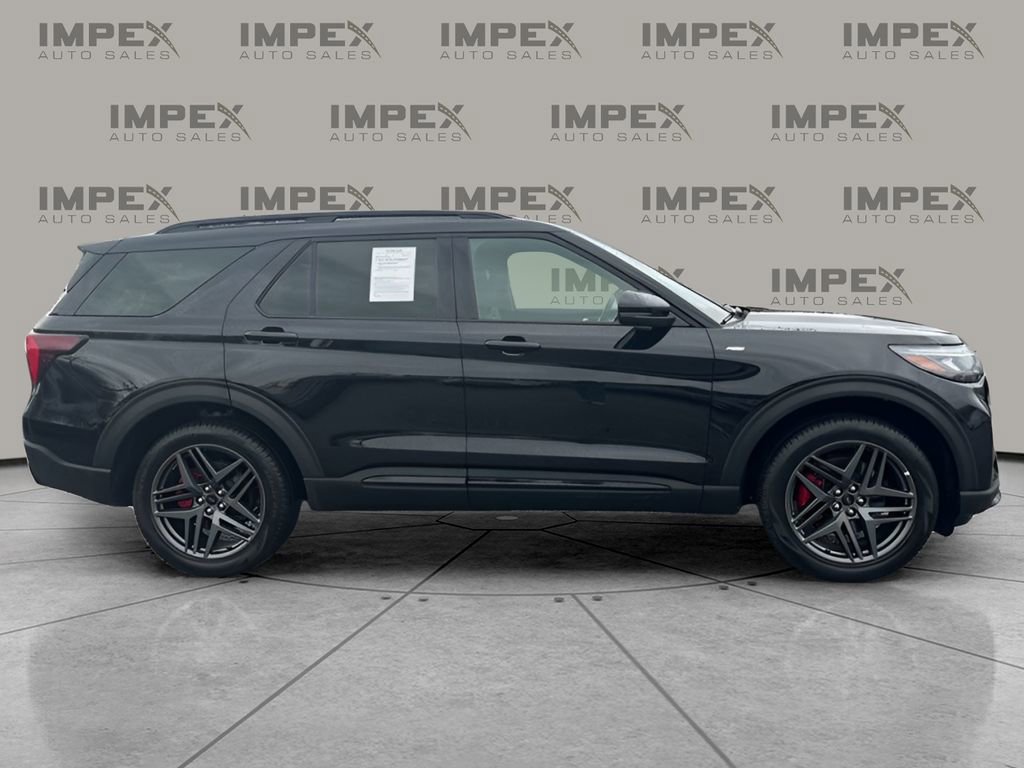 Used 2025 Ford Explorer ST-Line w/ ST-Line Street Pack image 6