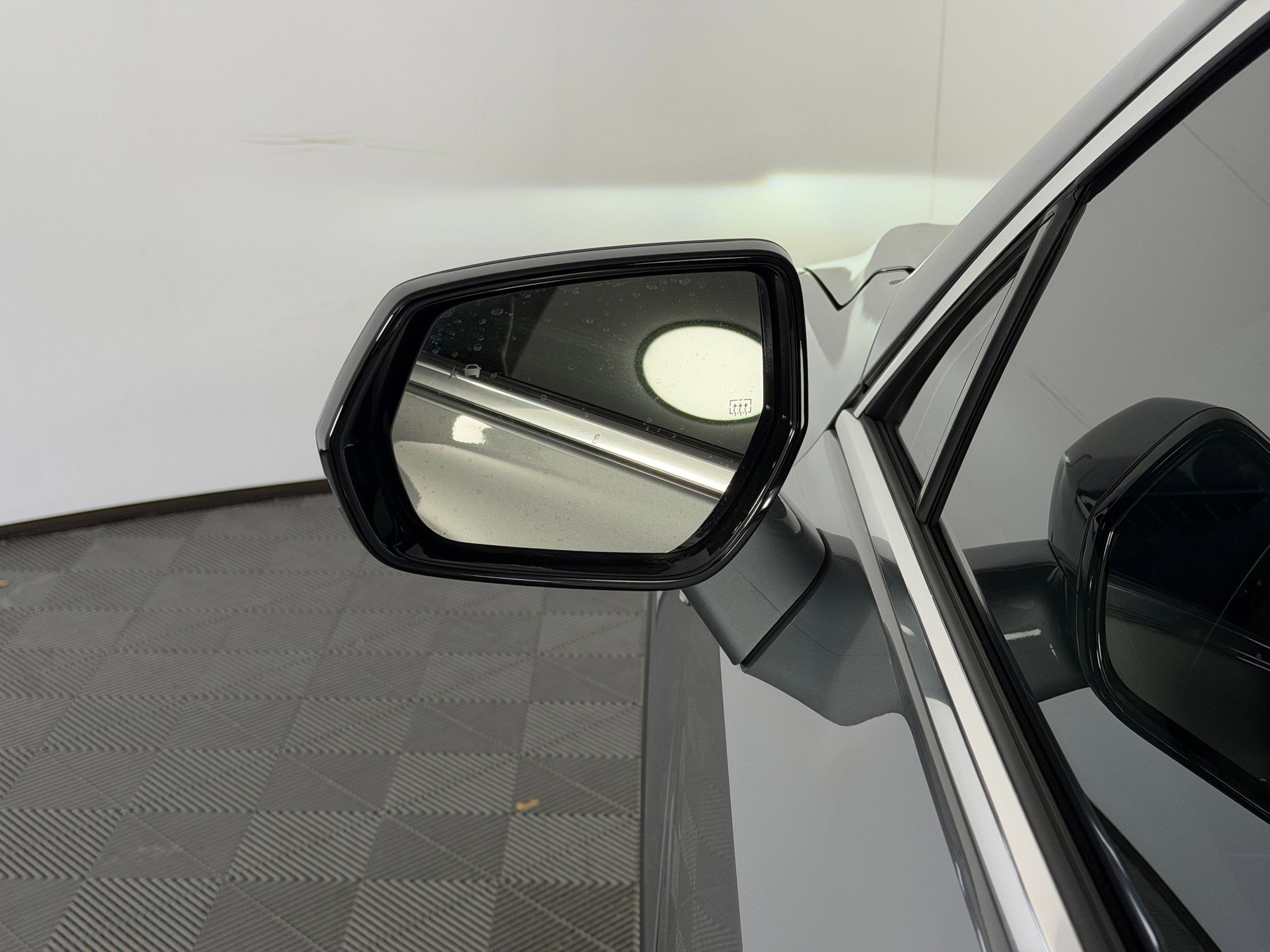 Used 2024 Cadillac XT4 Luxury w/ Cold Weather Package image 19