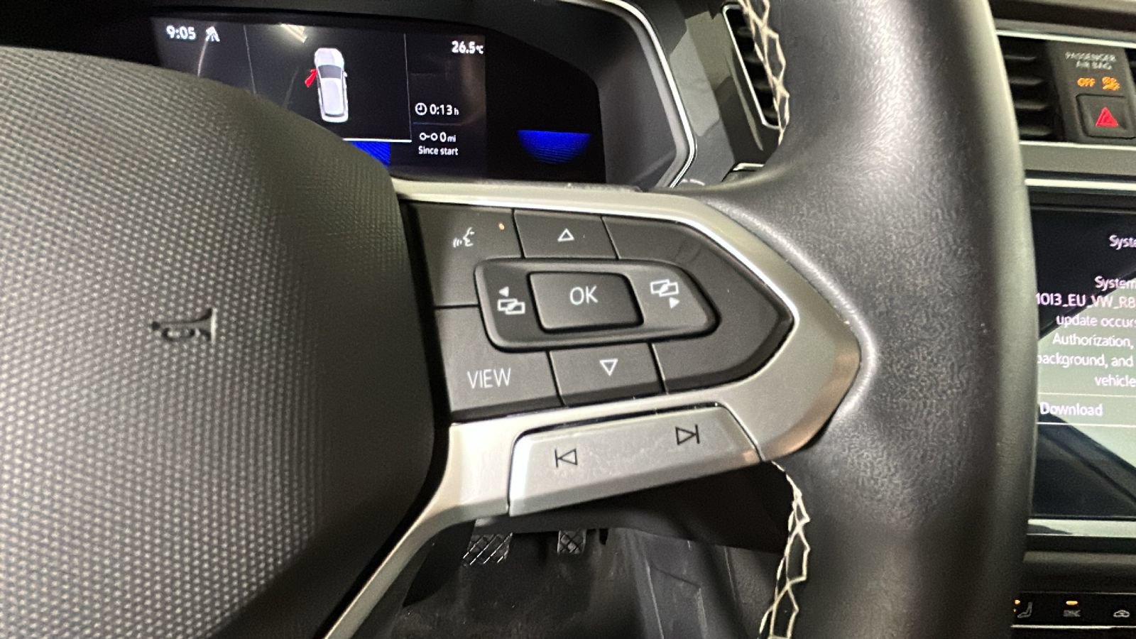 Used 2022 Volkswagen Tiguan SE AWD/4WD image 17