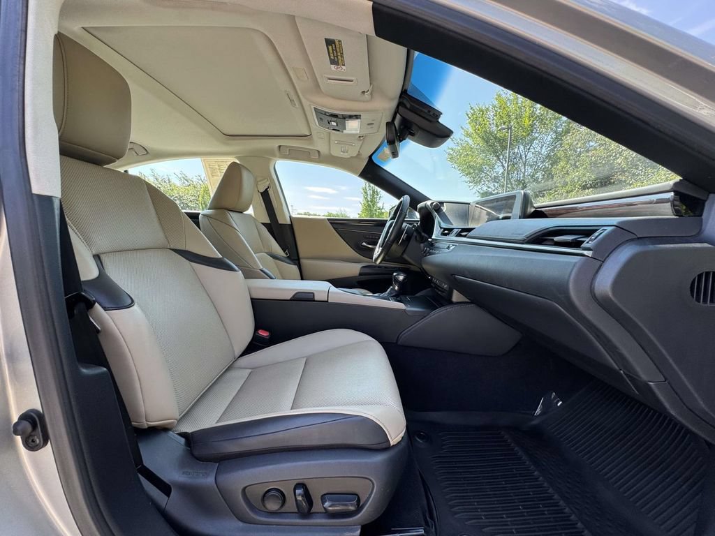Used 2020 Lexus ES 350 w/ Premium Package FWD image 16