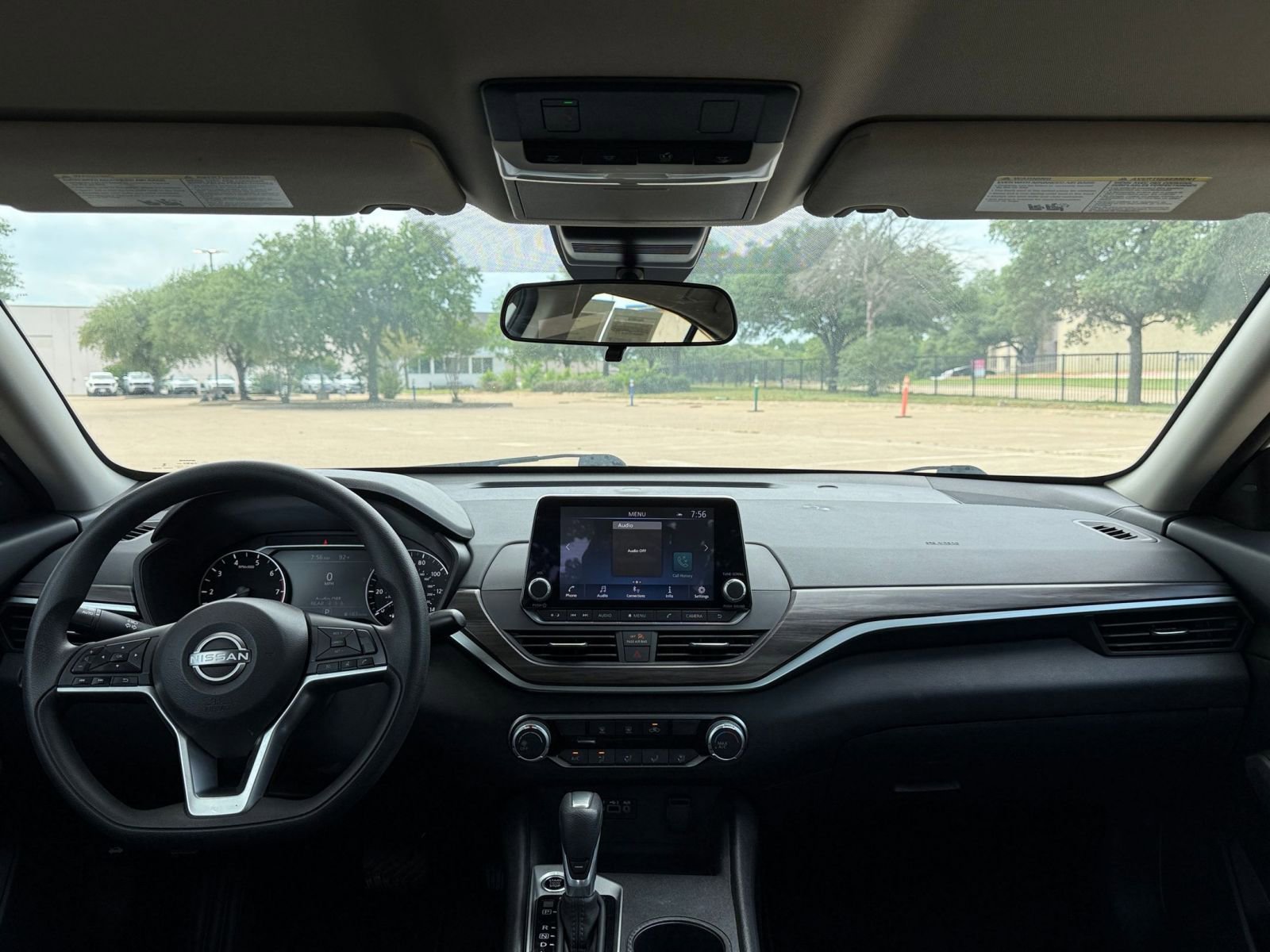 Used 2025 Nissan Altima 2.5 SV FWD image 33