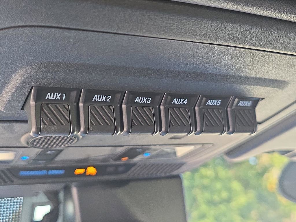 Used 2023 Ford Bronco Wildtrak image 29