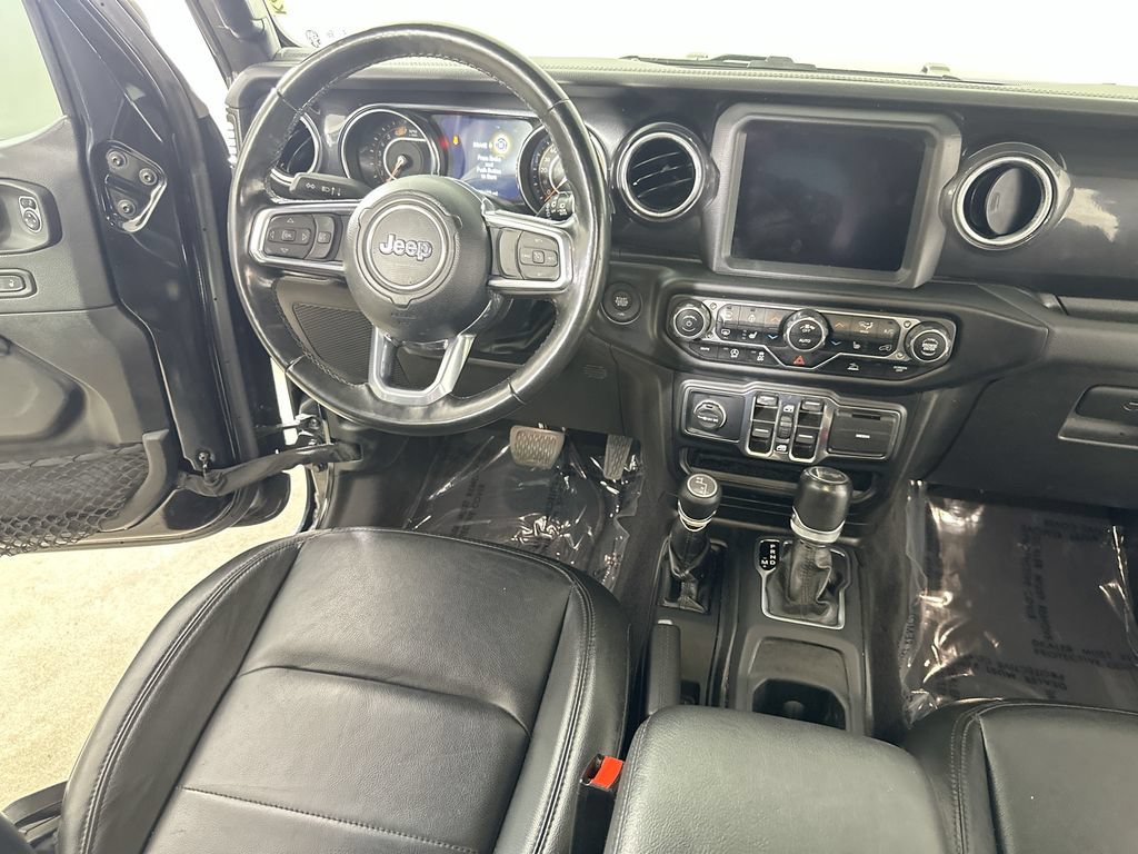 Used 2022 Jeep Wrangler Unlimited Sahara AWD/4WD image 19