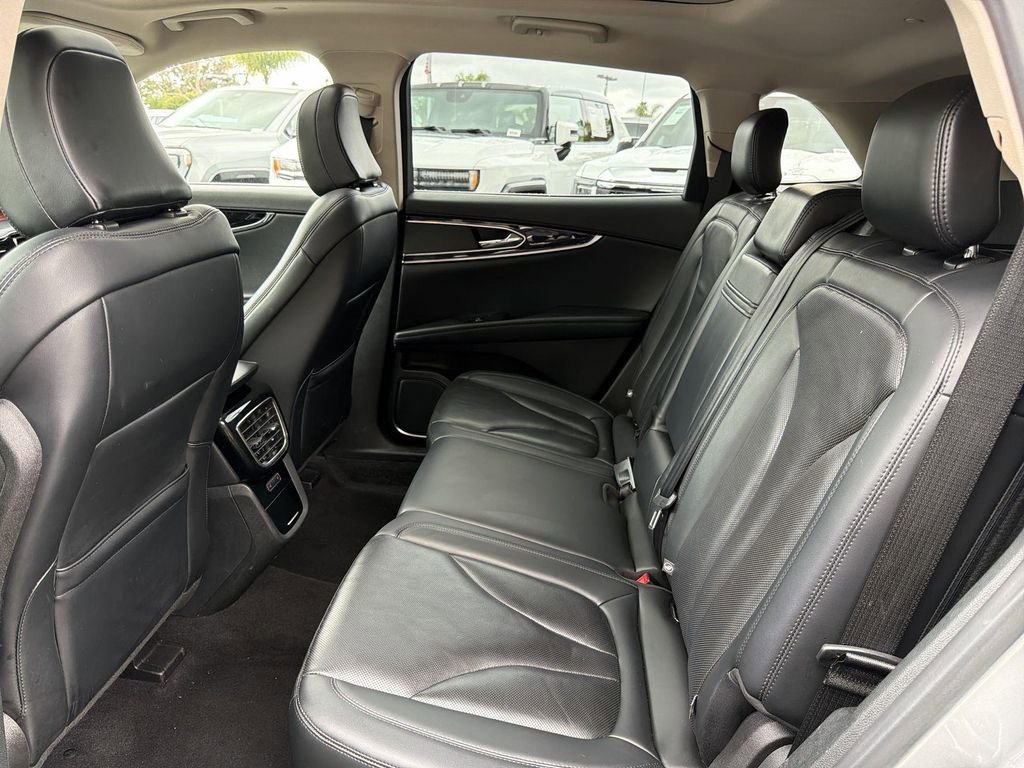 Used 2023 Lincoln Nautilus Reserve image 25