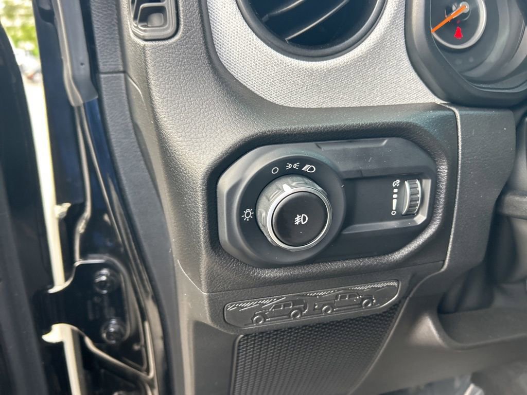 Used 2025 Jeep Wrangler Sport AWD/4WD image 32