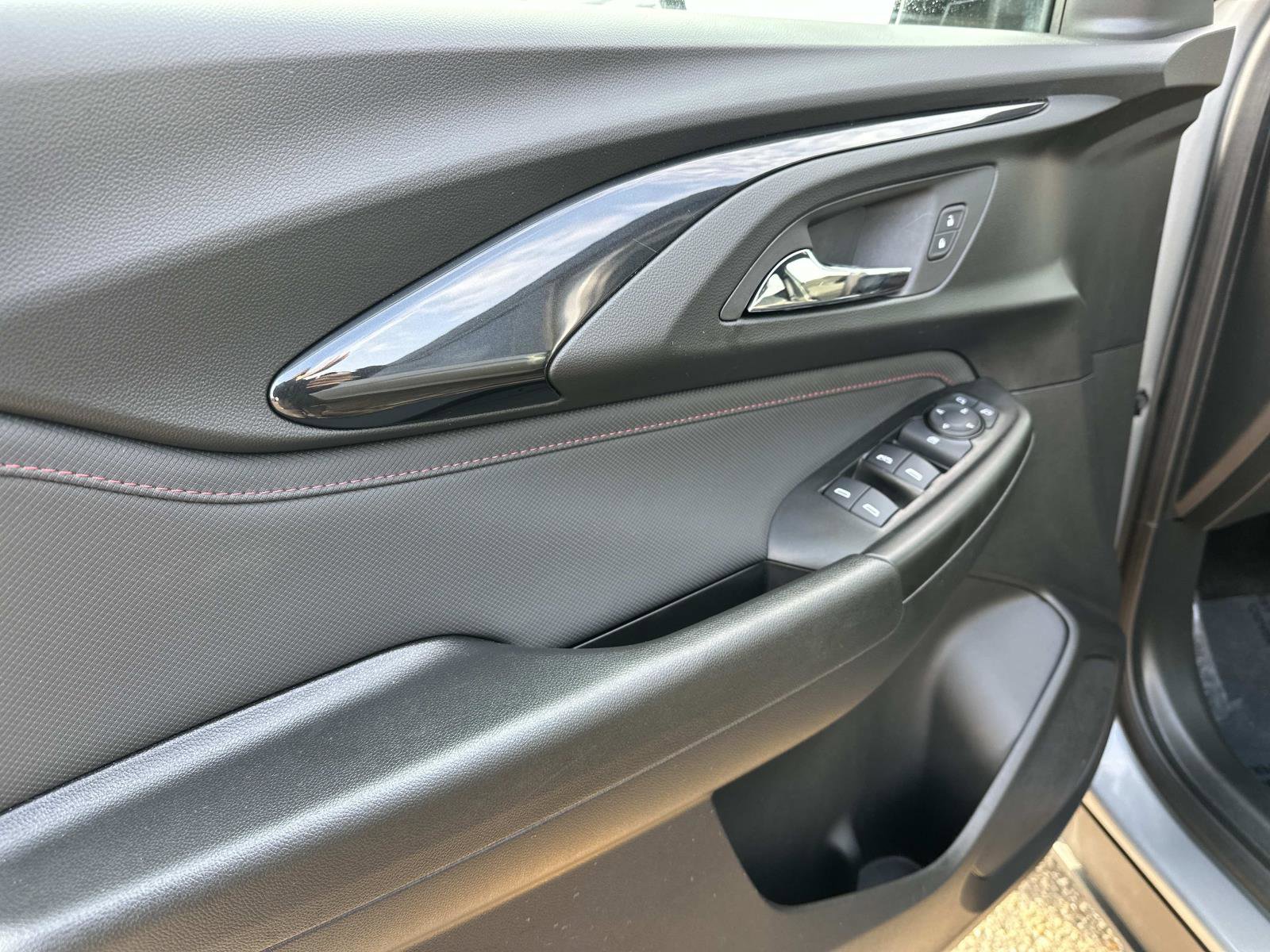 Certified 2023 Chevrolet TrailBlazer RS w/ Convenience Package image 14