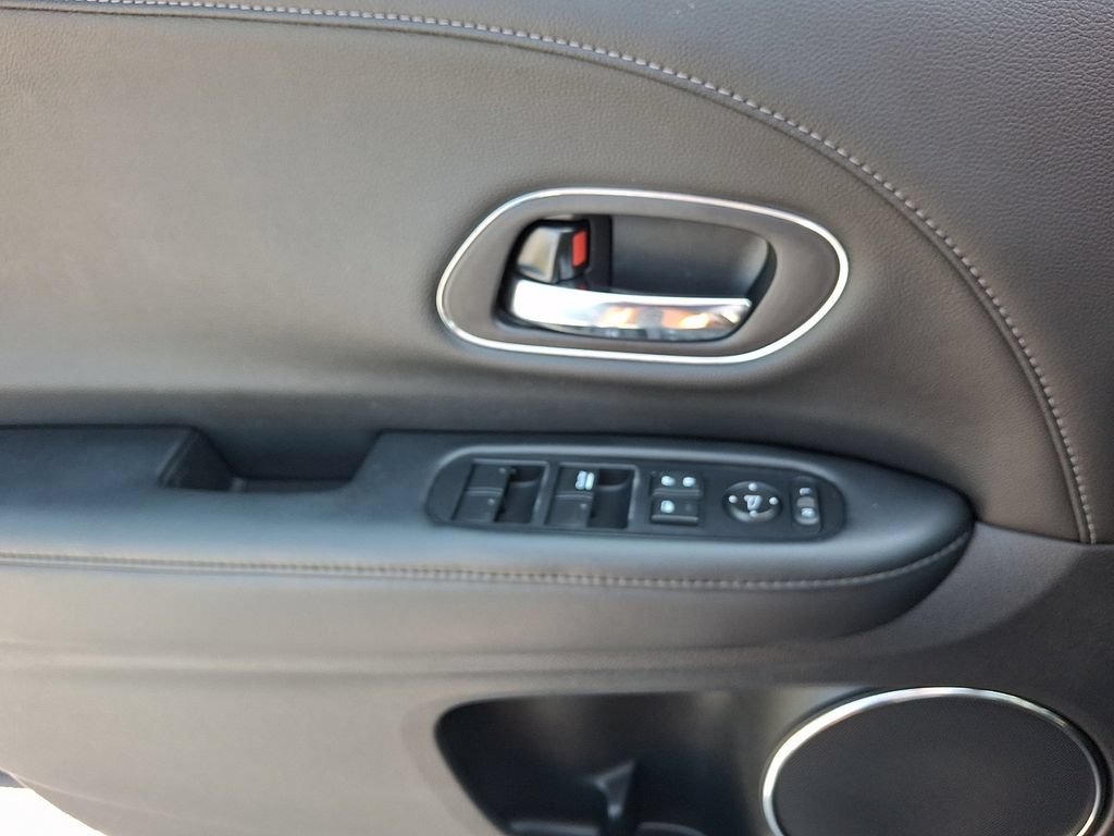 Used 2018 Honda HR-V EX-L image 14