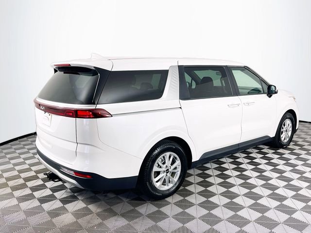 Used 2023 Kia Carnival LX image 8