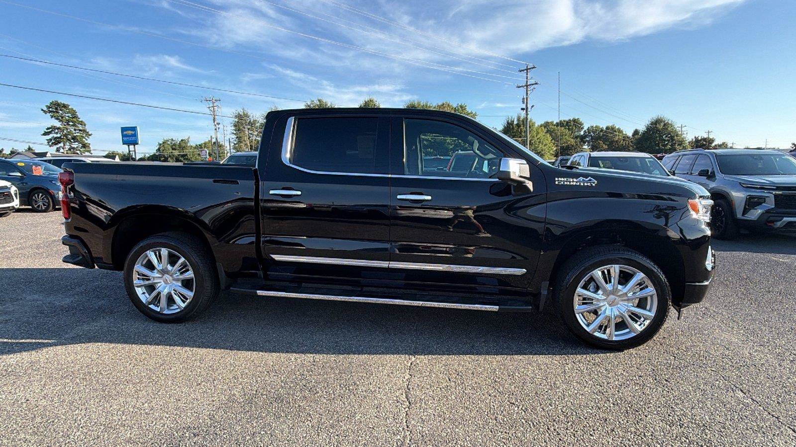 New 2026 Chevrolet Silverado 1500 High Country w/ High Country Premium Package AWD/4WD image 8