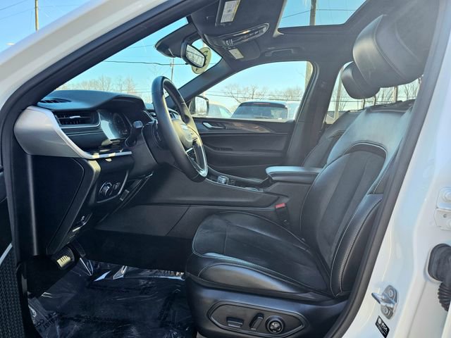 Used 2022 Jeep Grand Cherokee L Laredo image 18