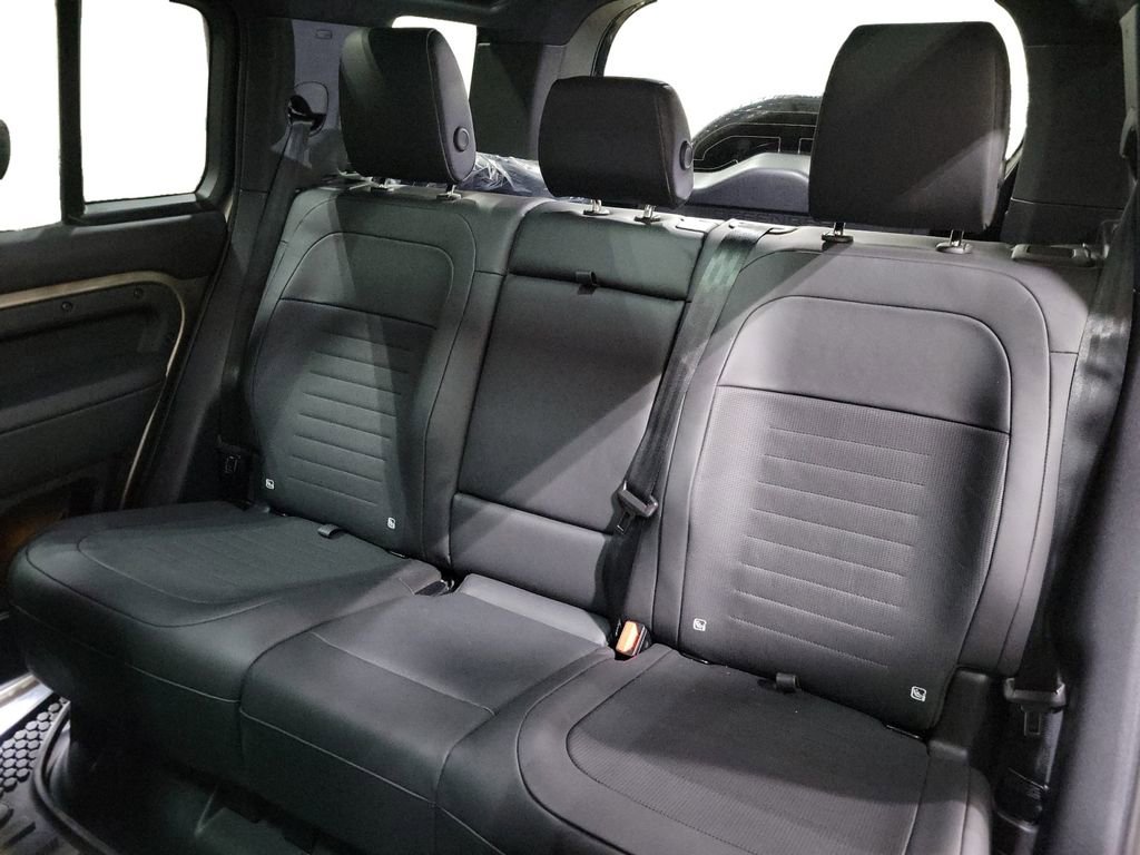 New 2026 Land Rover Defender 110 image 22