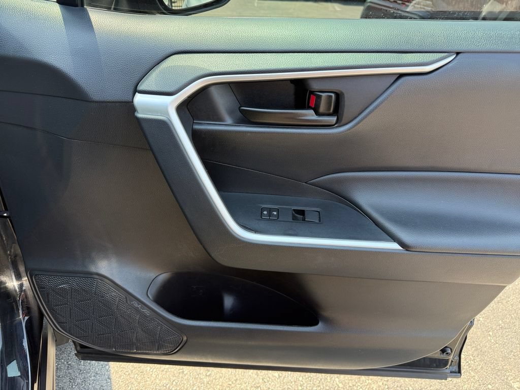Certified 2023 Toyota RAV4 LE AWD/4WD image 19