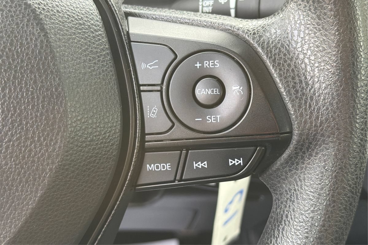 Used 2022 Toyota Corolla LE FWD image 30