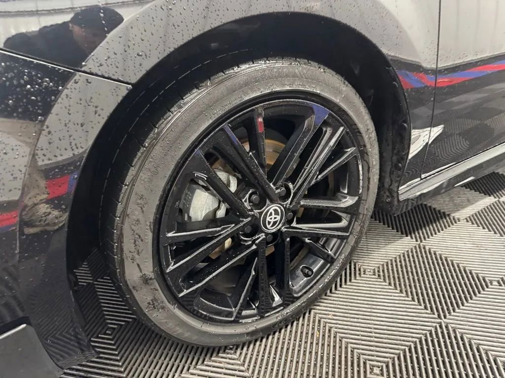 Used 2025 Toyota Camry SE image 17