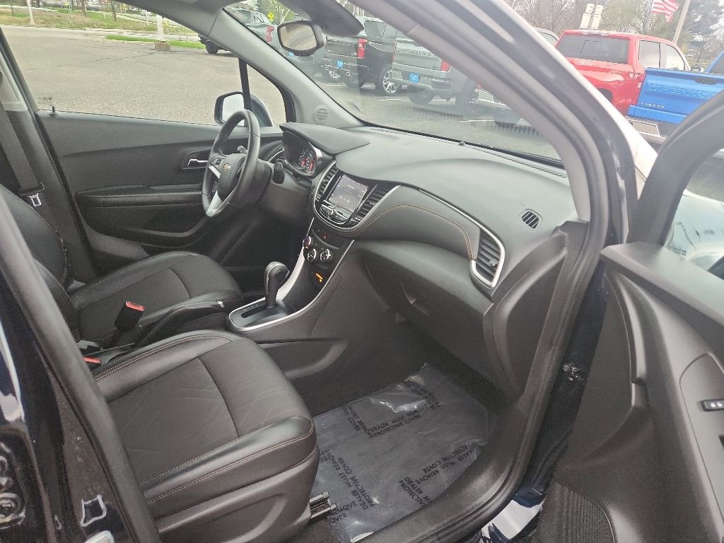 Used 2022 Chevrolet Trax LT w/ LT Convenience Package AWD/4WD image 15