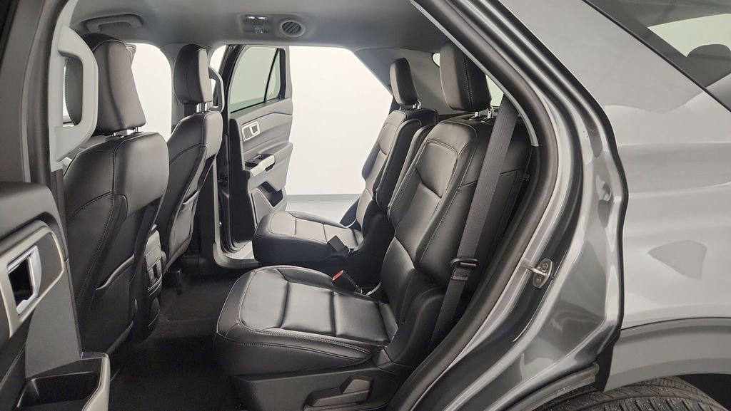 Used 2023 Ford Explorer XLT w/ Equipment Group 202A image 16