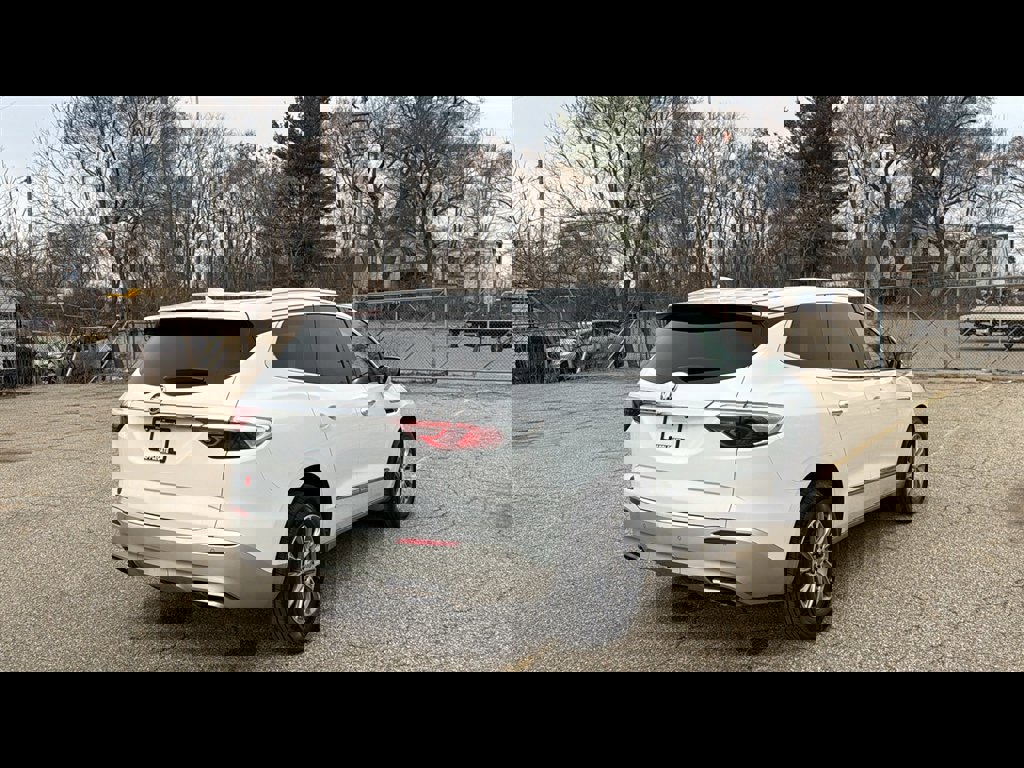 Used 2023 Buick Enclave Essence FWD image 5