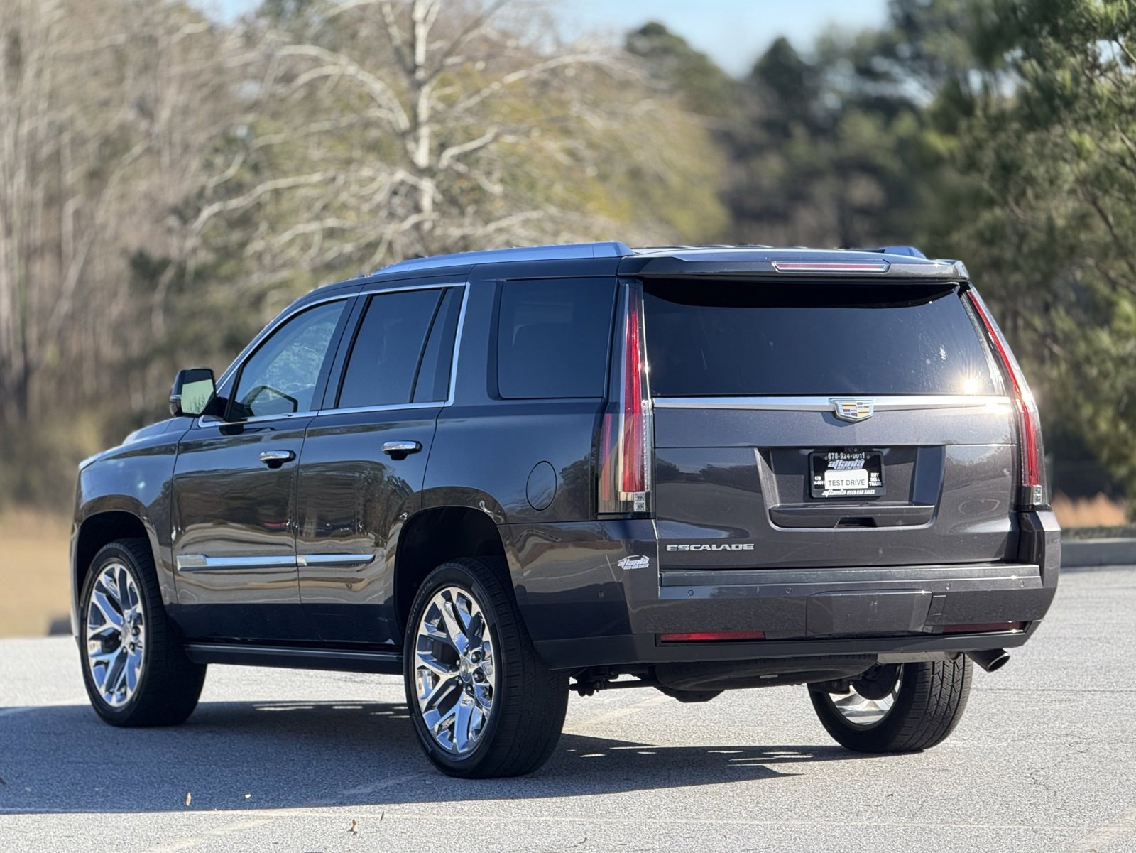 Used 2017 Cadillac Escalade Premium Luxury image 9