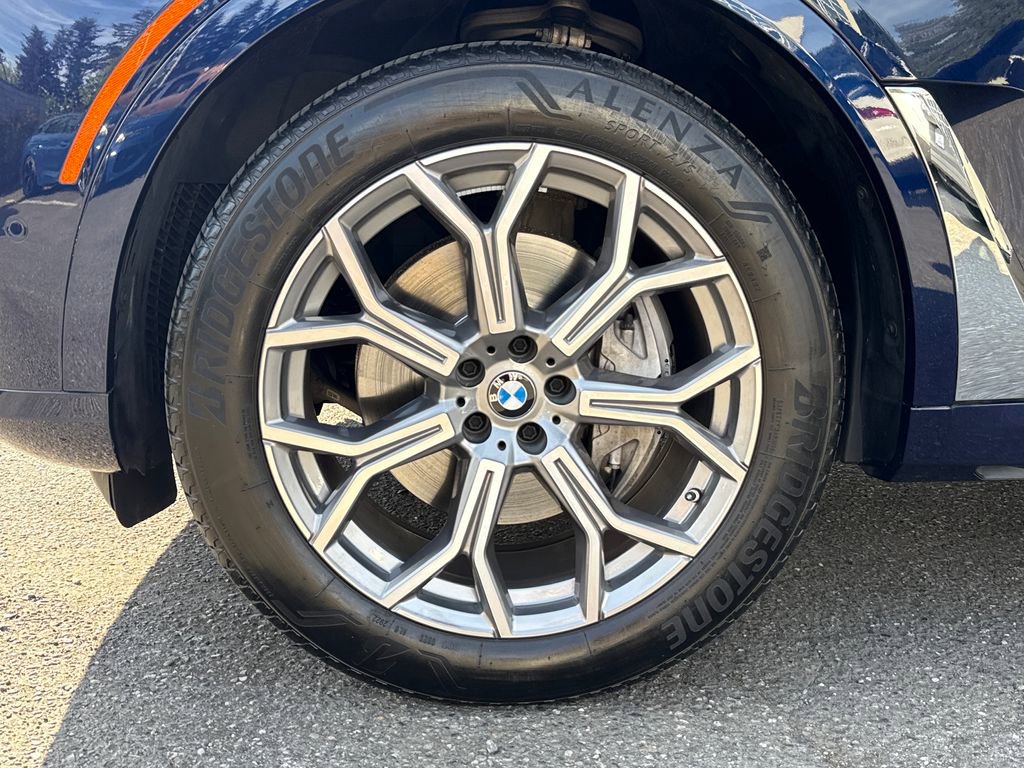 Used 2023 BMW X7 xDrive40i w/ Premium Package AWD/4WD image 30