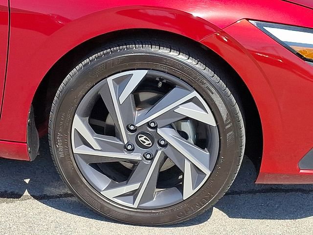 Certified 2025 Hyundai Elantra Sport FWD image 8