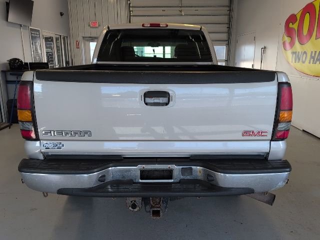 Used 2005 GMC Sierra 2500 SLE AWD/4WD image 3