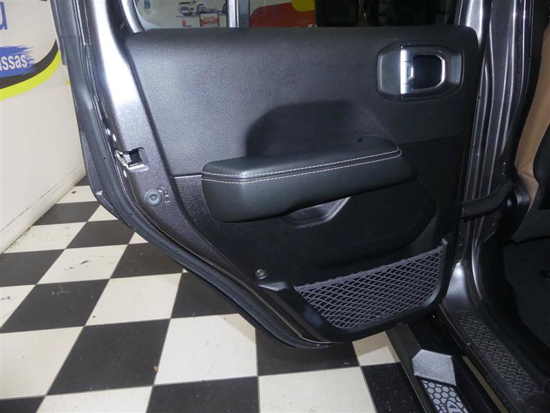 Used 2021 Jeep Gladiator Rubicon w/ Cold Weather Group AWD/4WD image 25