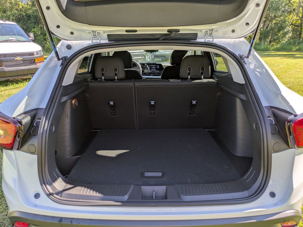 New 2026 Chevrolet Trax LS w/ Driver Confidence Package image 39