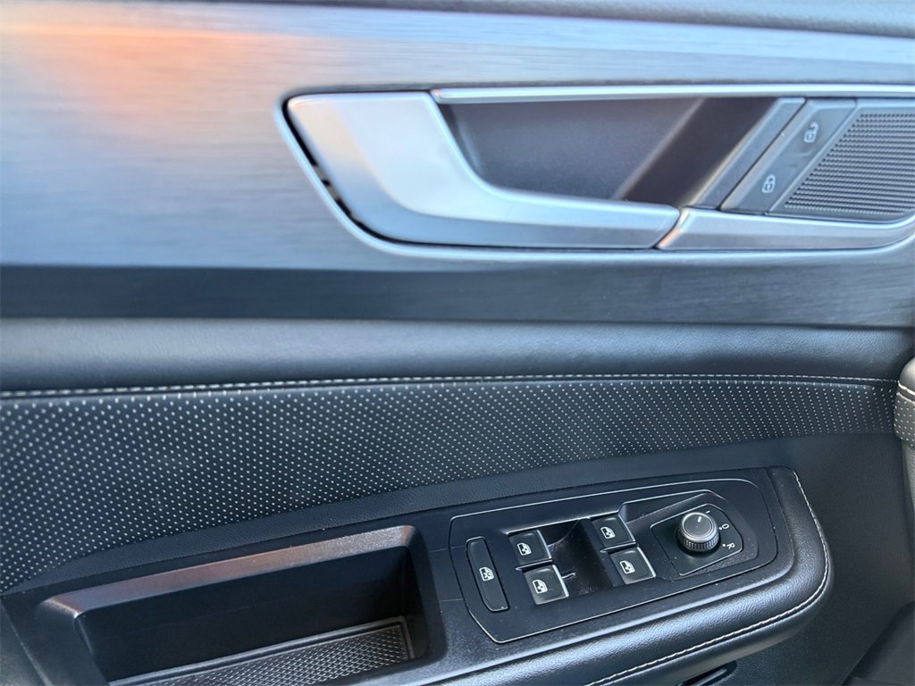 Used 2024 Volkswagen Atlas Cross Sport SE image 28