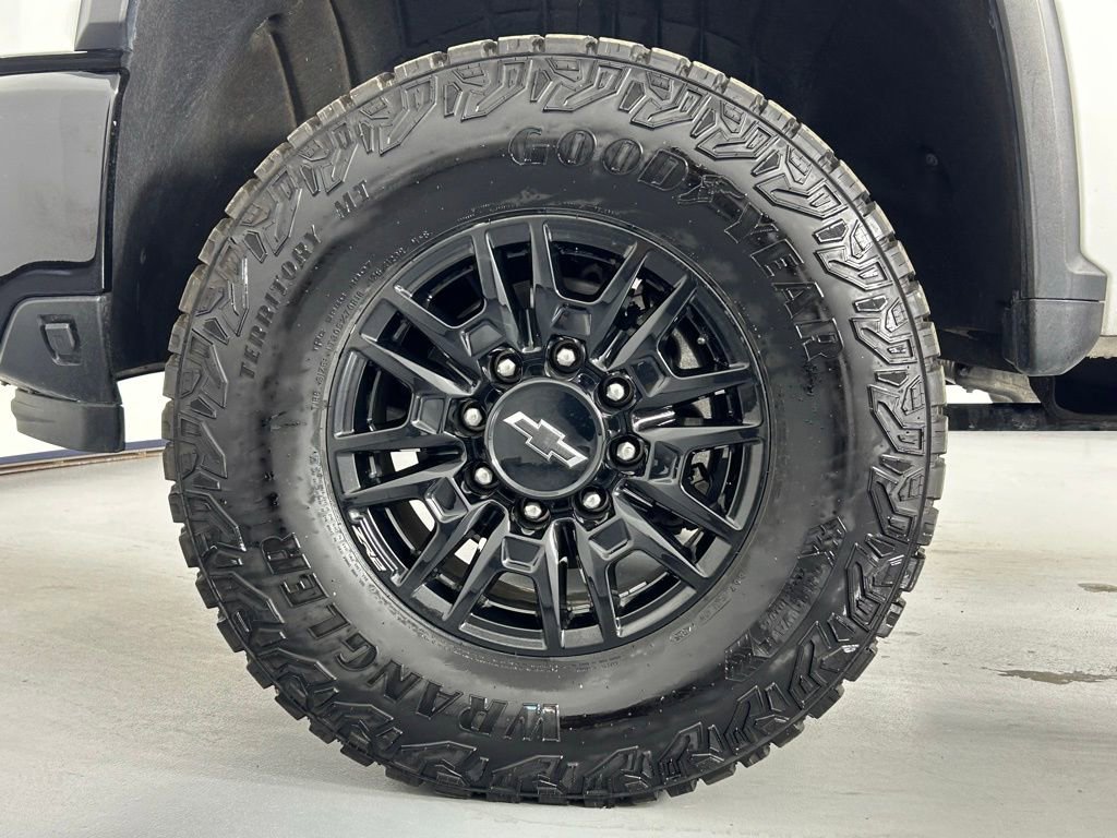 Used 2024 Chevrolet Silverado 2500 ZR2 w/ Technology Package AWD/4WD image 39