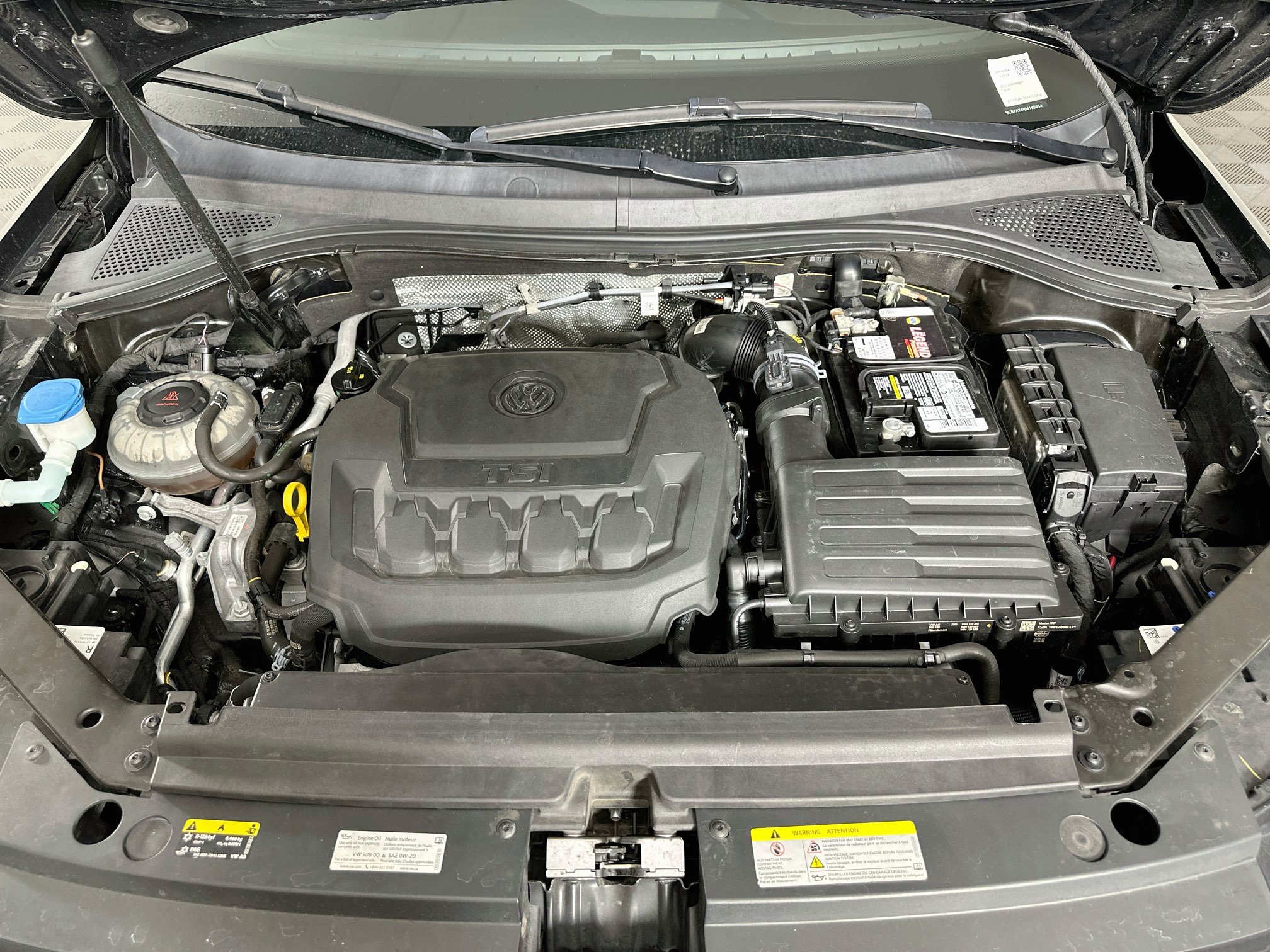 Used 2022 Volkswagen Tiguan SE R-Line FWD image 35