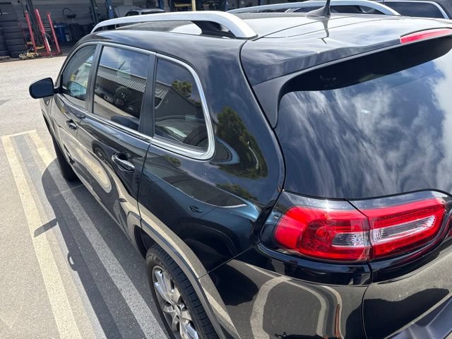 Used 2017 Jeep Cherokee Limited FWD image 6