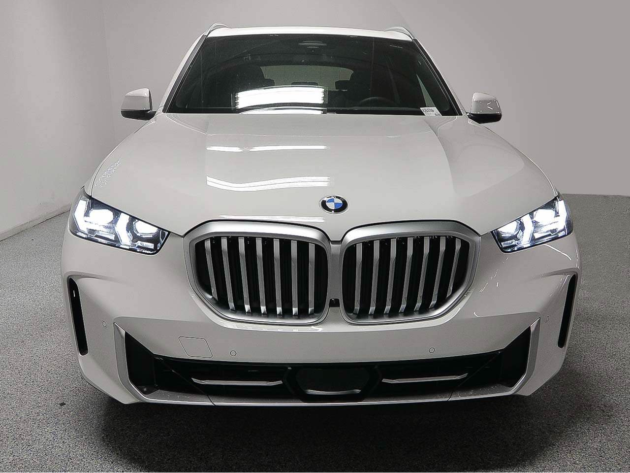 Used 2026 BMW X5 sDrive40i w/ Parking Assistance Package RWD image 2