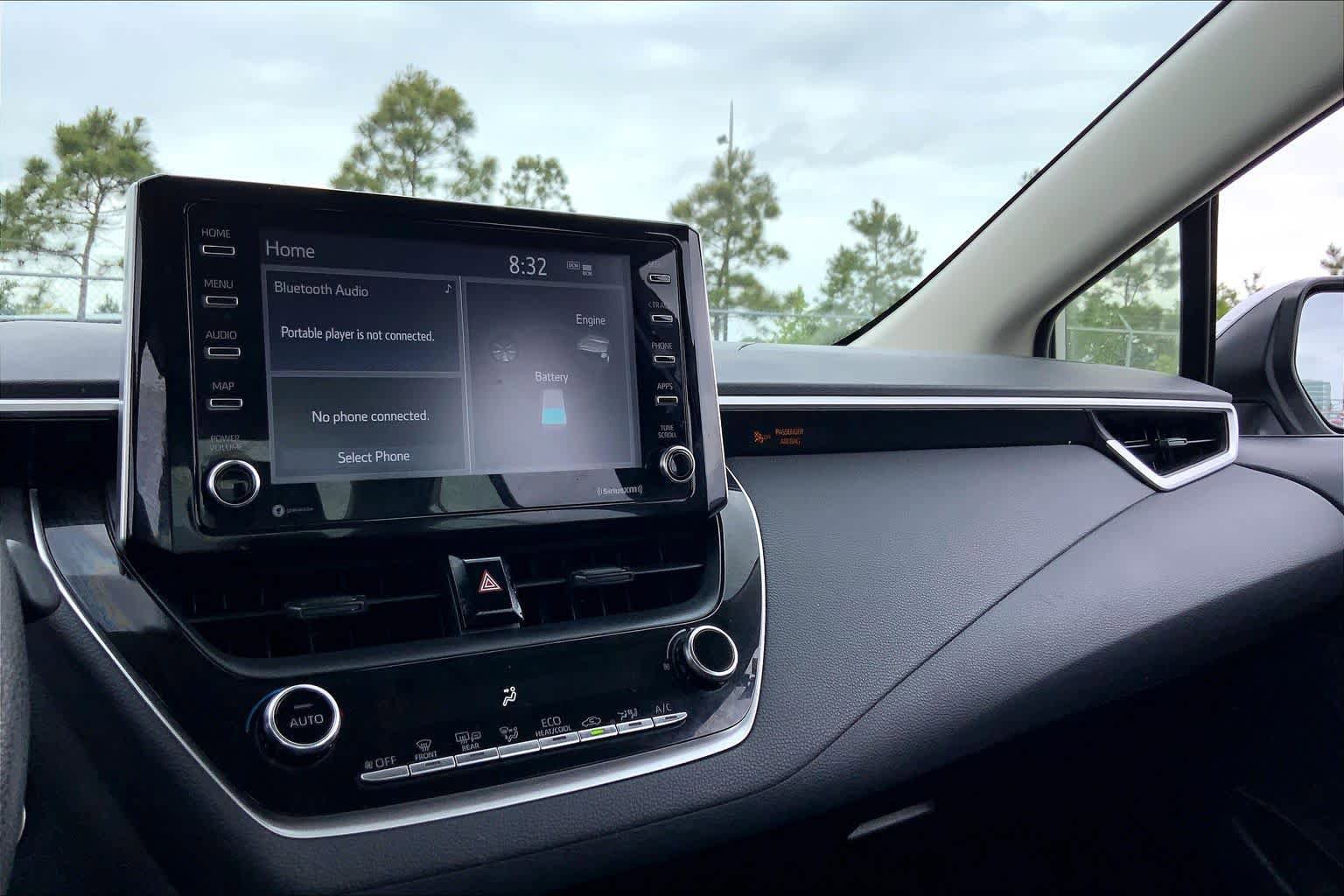 Used 2021 Toyota Corolla LE FWD image 35