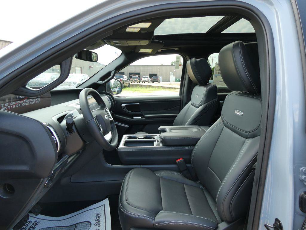 New 2027 Ford Expedition Platinum w/ Stealth Appearance Package AWD/4WD image 17
