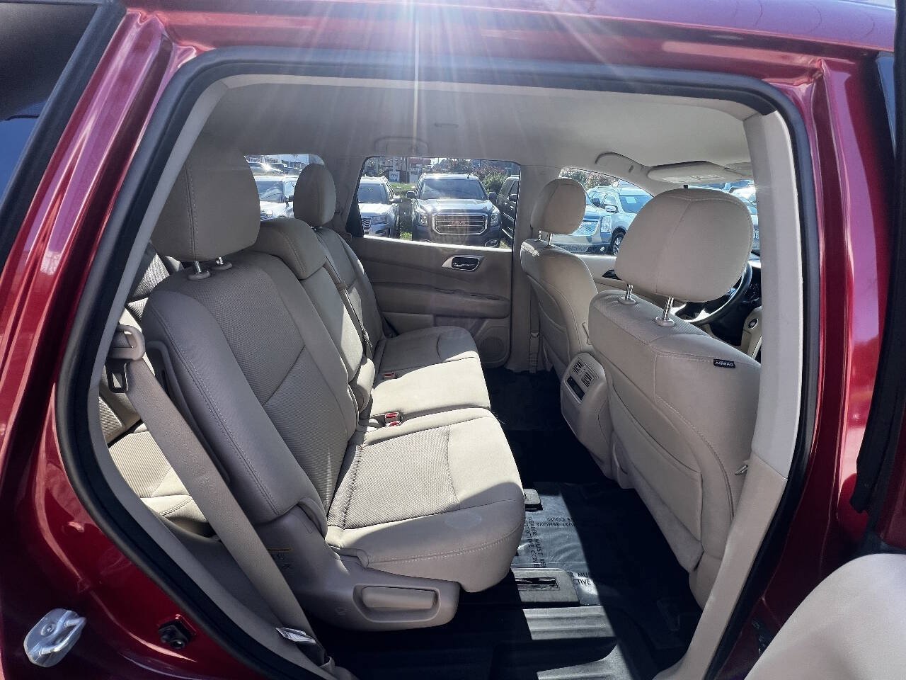 Used 2017 Nissan Pathfinder SV AWD/4WD image 12