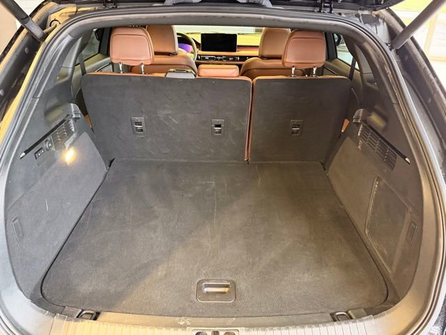 Used 2023 Lincoln Nautilus Reserve image 9