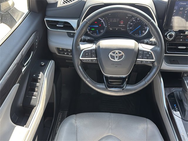 Used 2021 Toyota Highlander Platinum image 19
