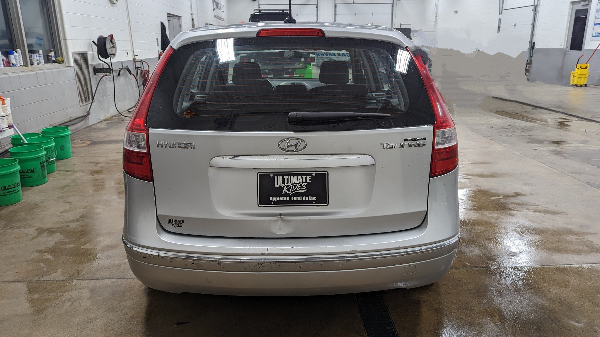 Used 2009 Hyundai Elantra w/ Premium-Sport Pkg 2 FWD image 2