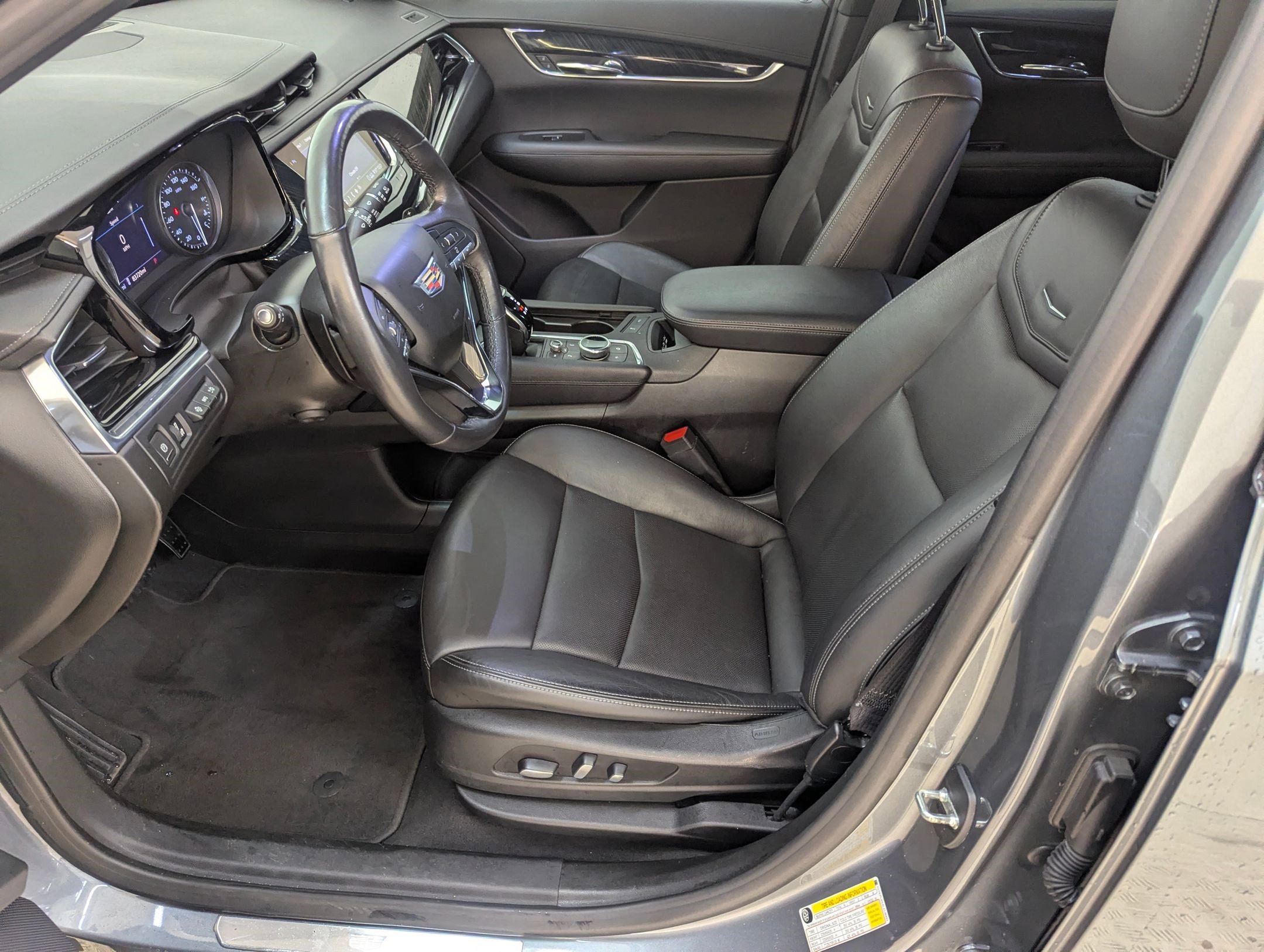 Used 2020 Cadillac XT6 Premium Luxury image 5