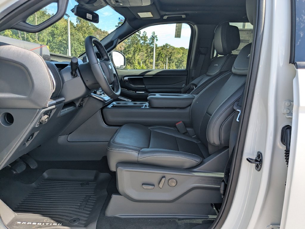 New 2027 Ford Expedition Platinum w/ Stealth Performance Package AWD/4WD image 13