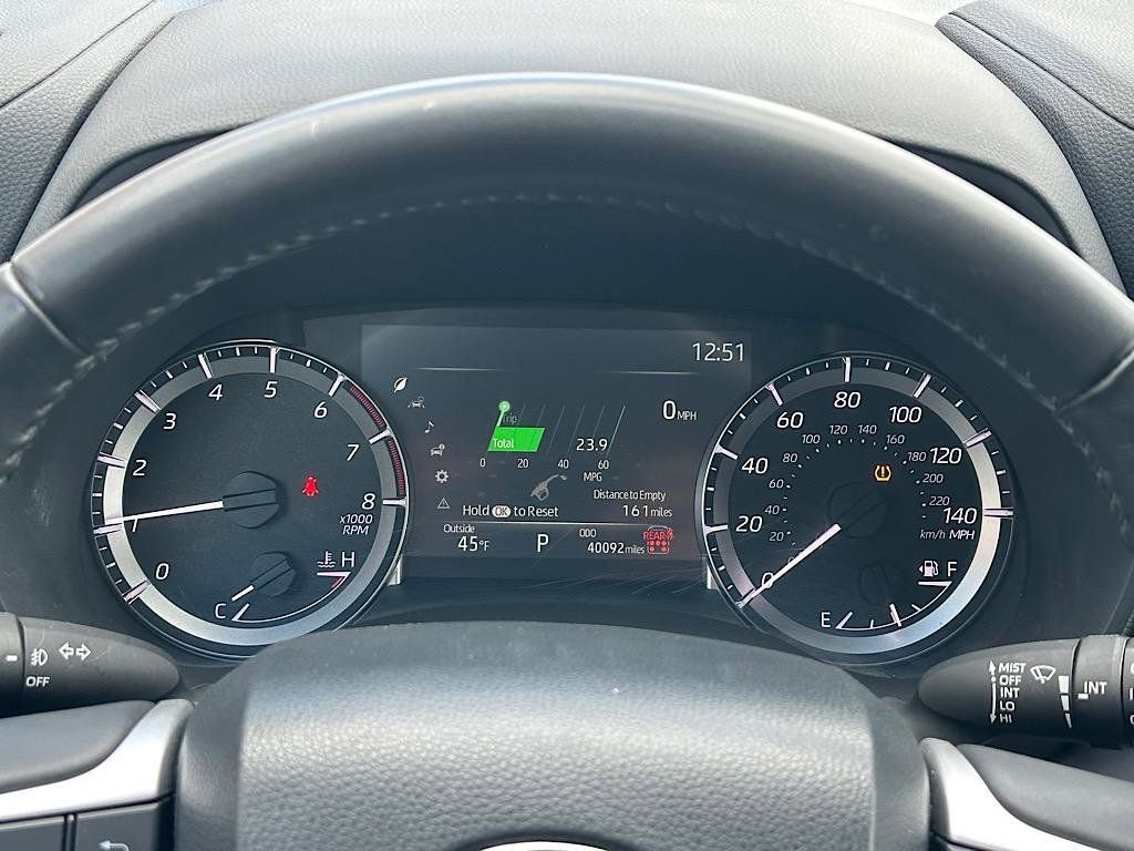 Certified 2024 Toyota Highlander Limited image 30