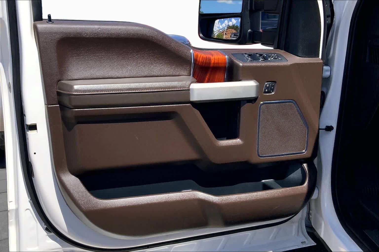 Used 2019 Ford F150 King Ranch w/ Equipment Group 601A Luxury AWD/4WD image 21