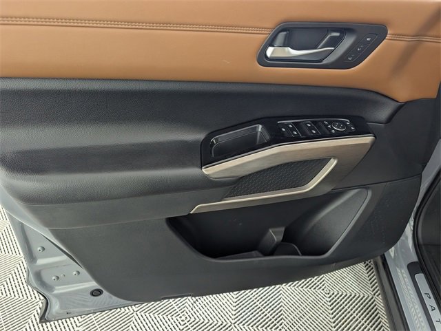 Used 2023 Nissan Pathfinder Platinum image 13